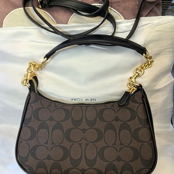 Coach Teri Shoulder Bag - Picture 2 of 8